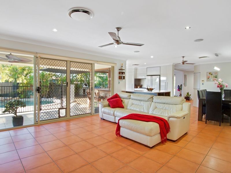 42 Springs Drive, Little Mountain QLD 4551