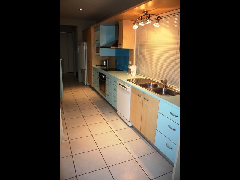 19/2 Grand Parade, Kawana Island QLD 4575