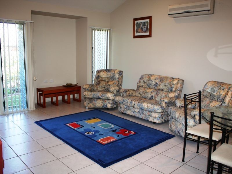 19/2 Grand Parade, Kawana Island QLD 4575