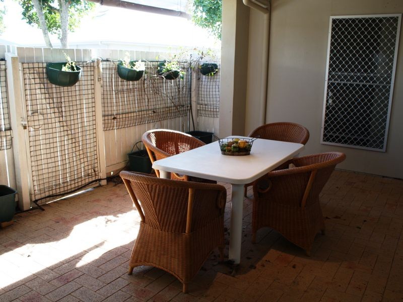 19/2 Grand Parade, Kawana Island QLD 4575