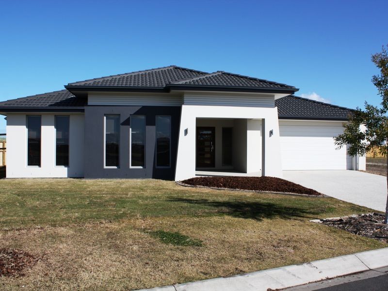 14 Headland Drive, Birtinya QLD 4575