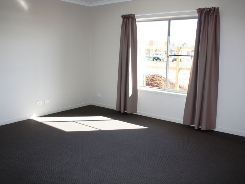 14 Headland Drive, Birtinya QLD 4575