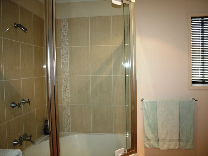 6 Capri Ct, Kawana Island QLD 4575