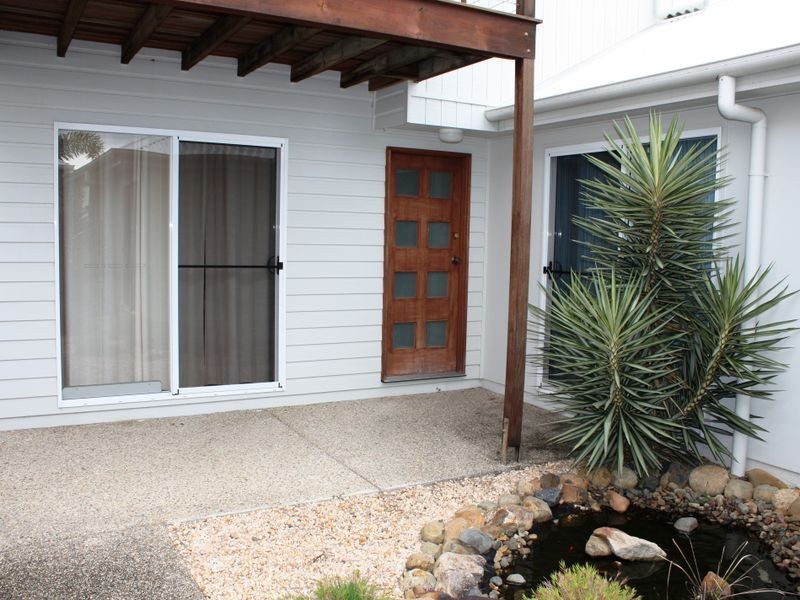6 Capri Ct, Kawana Island QLD 4575