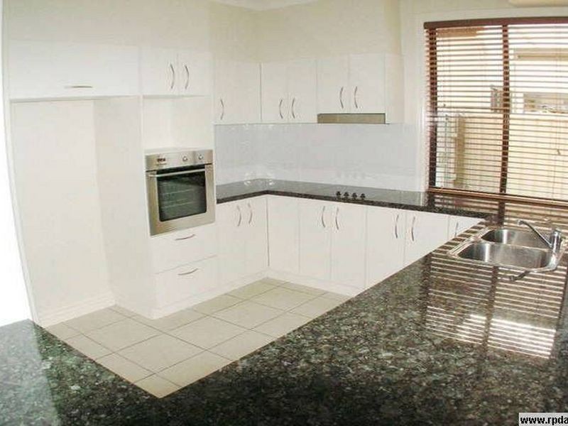 5 Magnetic Street, Kawana Island QLD 4575