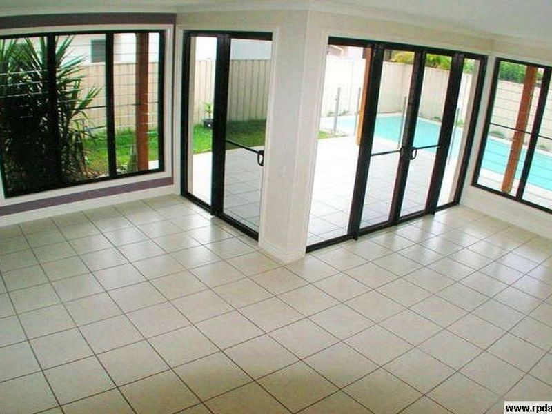 5 Magnetic Street, Kawana Island QLD 4575