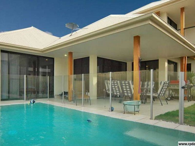 5 Magnetic Street, Kawana Island QLD 4575