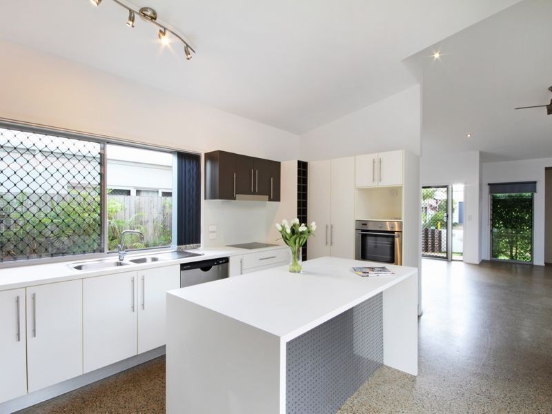 6 Bimini Street, Kawana Island QLD 4575