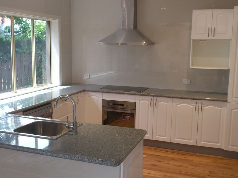 8 Kumbada Court, Minyama QLD 4575