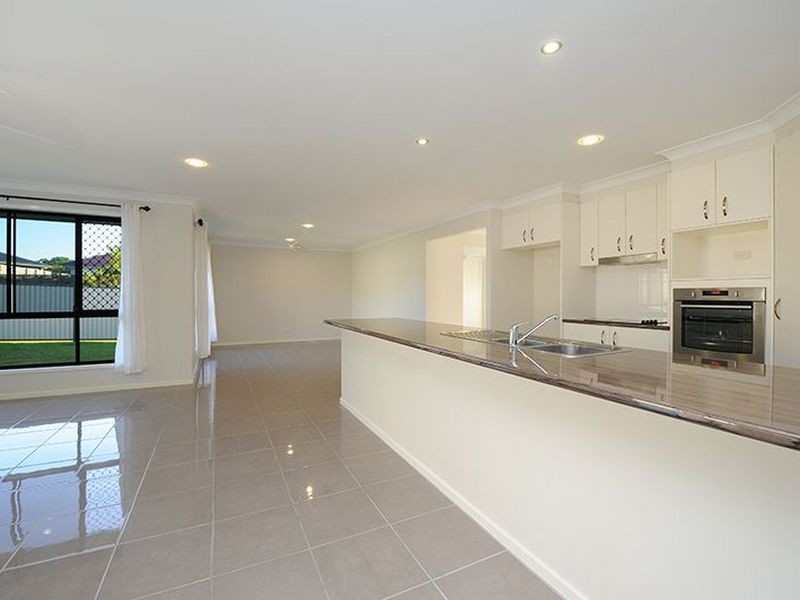 15 Forestview Way, Little Mountain QLD 4551