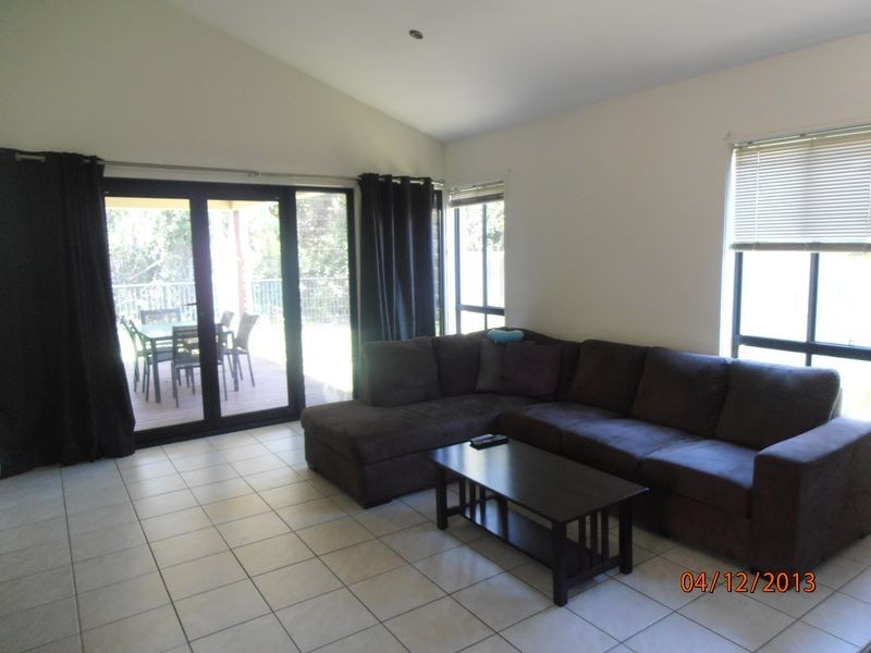 14 Pinehurst St, Currimundi QLD 4551