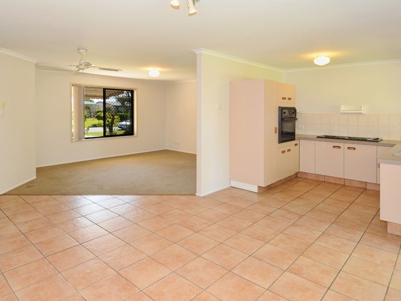 47 Lapoinya Cr, Warana QLD 4575