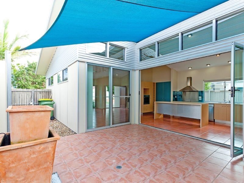 5 Corfu Street, Kawana Island QLD 4575