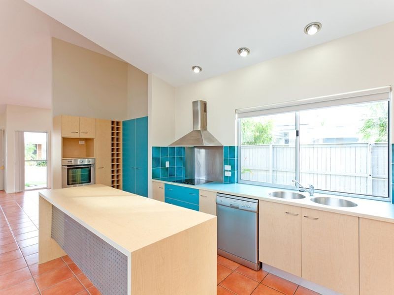 5 Corfu Street, Kawana Island QLD 4575