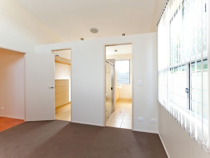 5 Corfu Street, Kawana Island QLD 4575