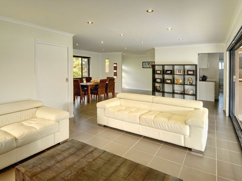 6 Corella Drive, Parrearra QLD 4575