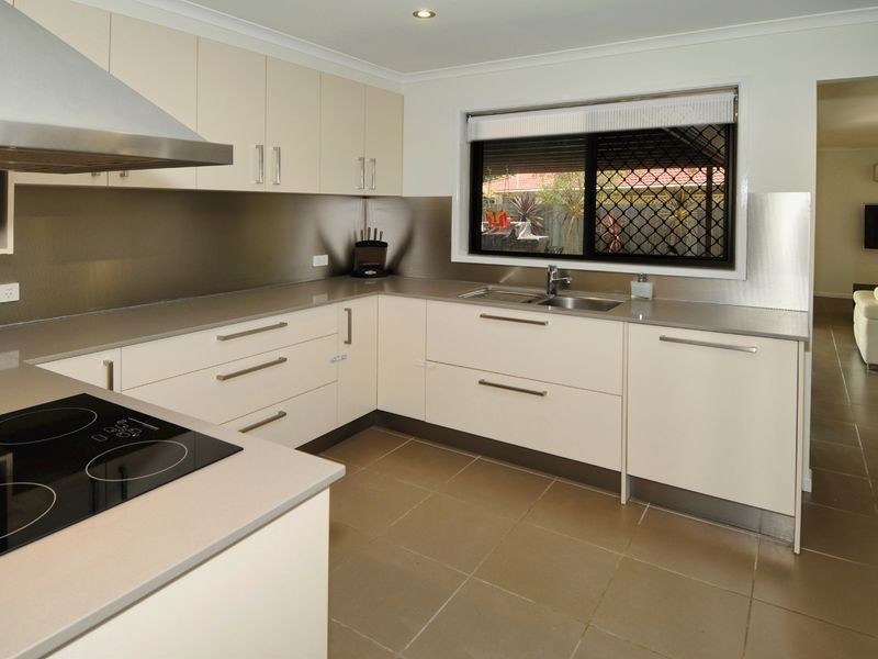 6 Corella Drive, Parrearra QLD 4575