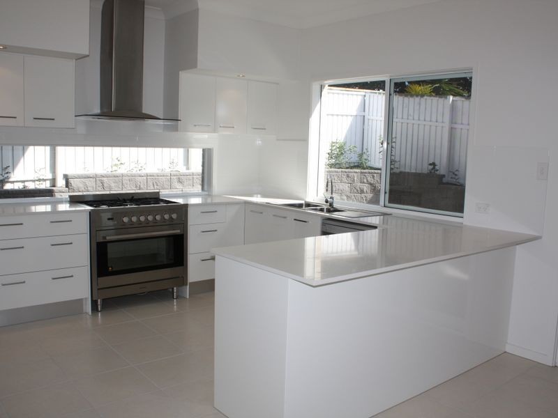 2a Little Lane, Little Mountain QLD 4551