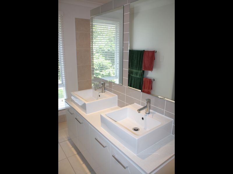 2a Little Lane, Little Mountain QLD 4551