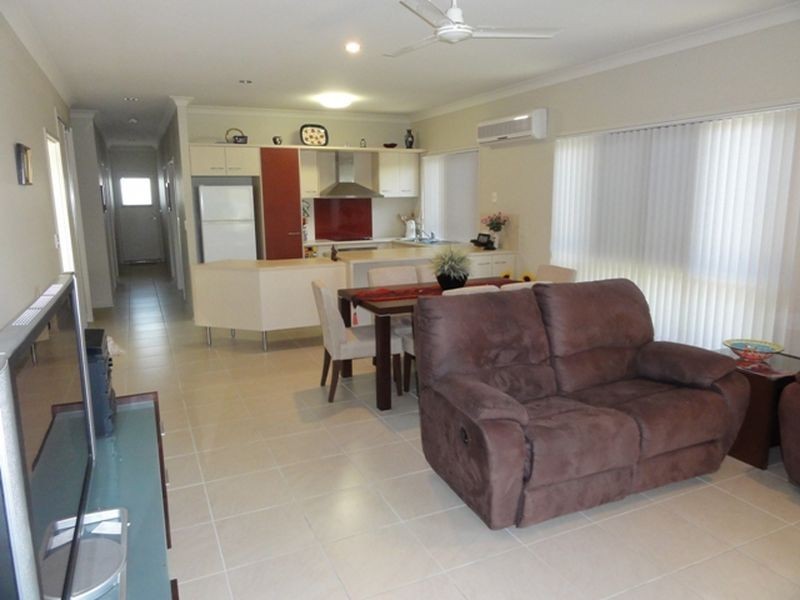 151/2 Grand Parade, Kawana Island QLD 4575