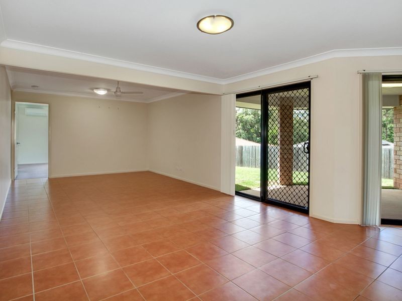 4 Rainbow Court, Glass House Mountains QLD 4518