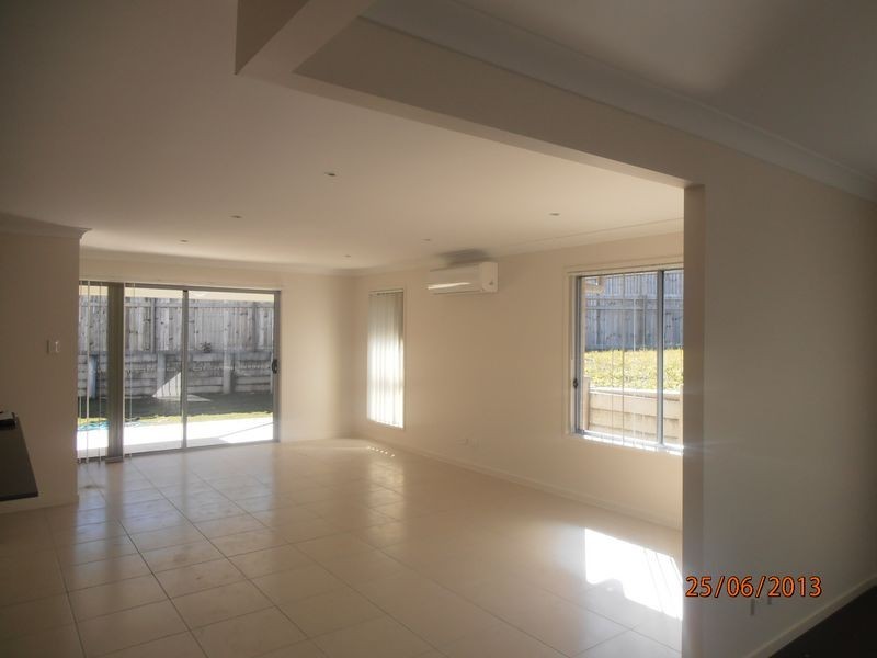 26 Sandstone  way, Little Mountain QLD 4551