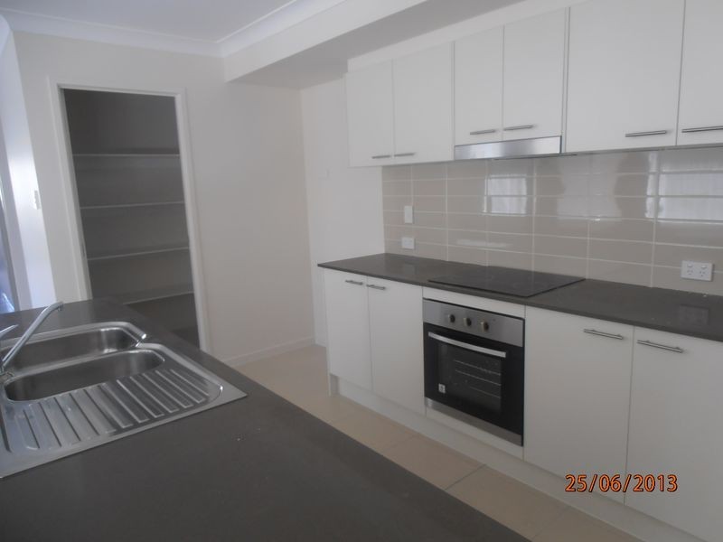 26 Sandstone  way, Little Mountain QLD 4551