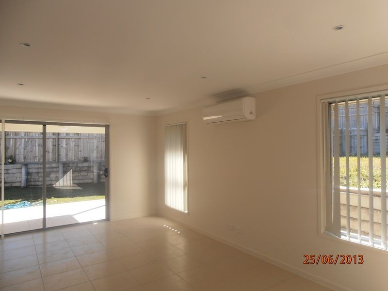 26 Sandstone  way, Little Mountain QLD 4551