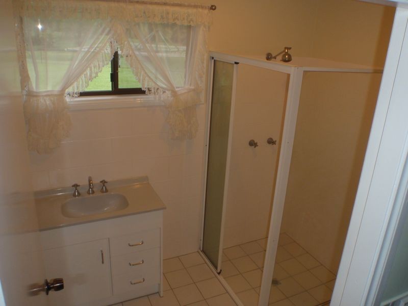 32 Mooloolah Meadows Drive, Mooloolah Valley QLD 4553