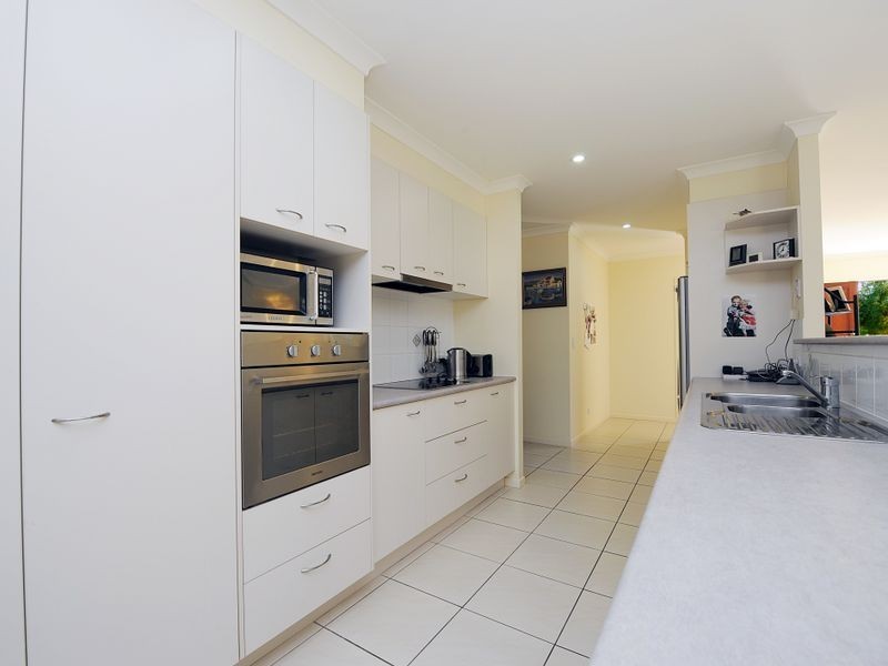 5 Gumview place, Little Mountain QLD 4551