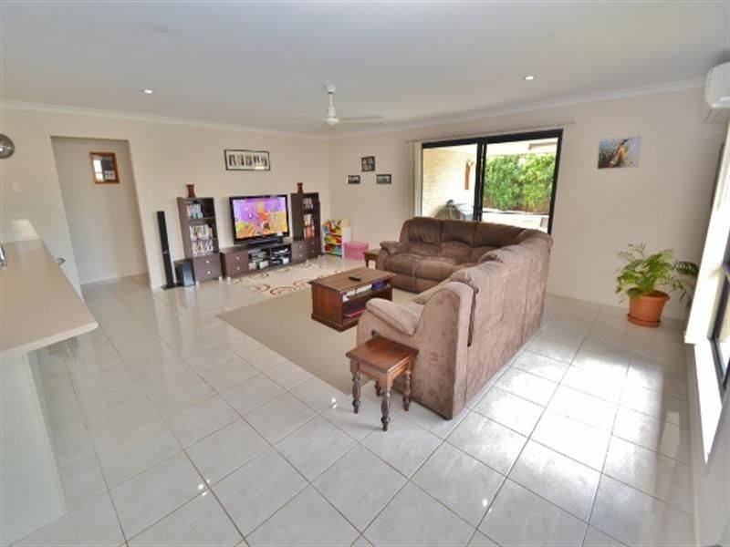 8 Silver Rock Court, Glass House Mountains QLD 4518