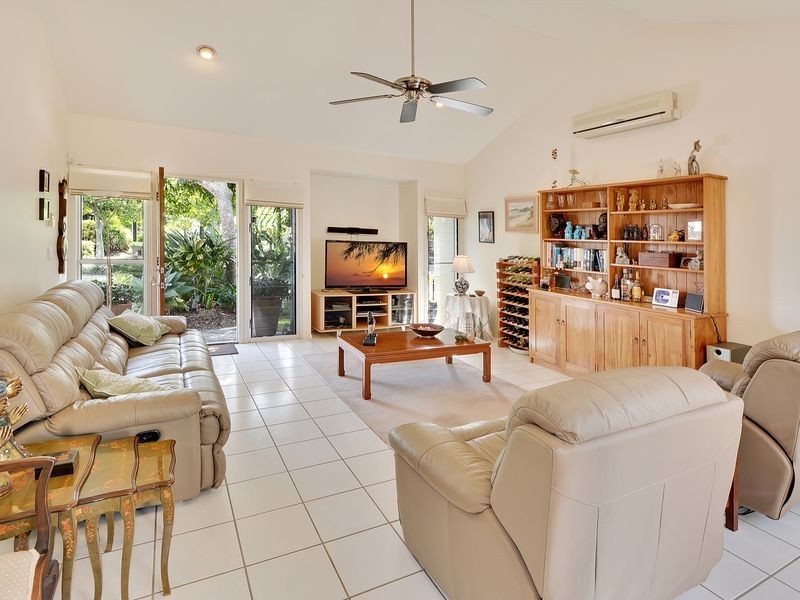 5/2 Grand Parade, Parrearra QLD 4575