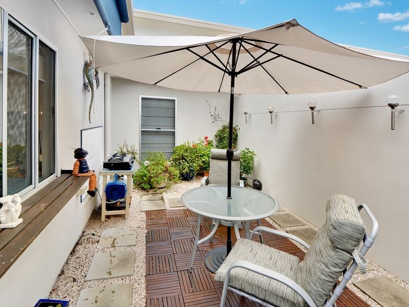 5/2 Grand Parade, Parrearra QLD 4575