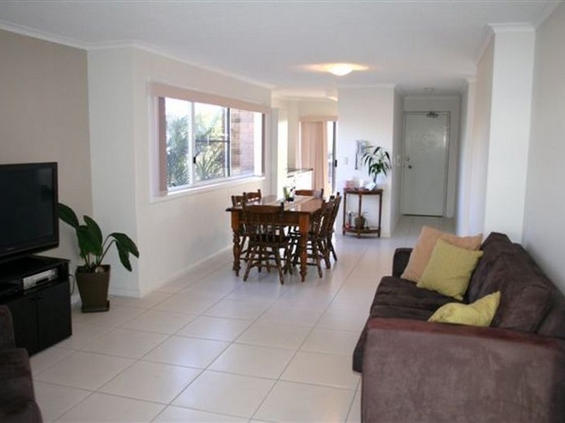 4/23 Maltman Street (South), Kings Beach QLD 4551