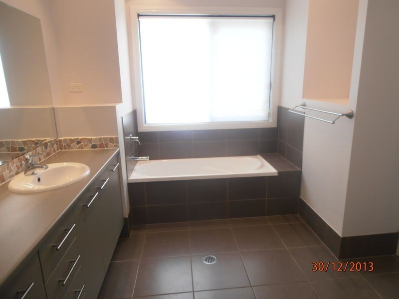 61 Birdsong Drive, Mooloolah Valley QLD 4553