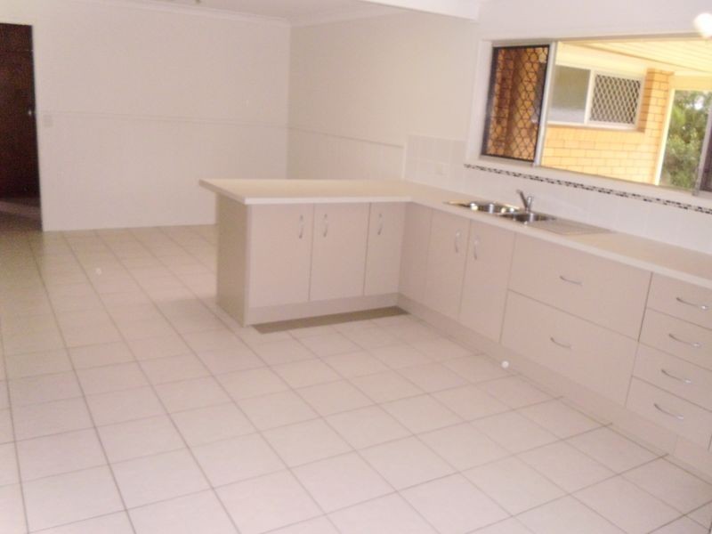 4 Montgomery Place, Golden Beach QLD 4551