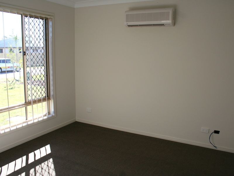 28 Daintree Blvde, Little Mountain QLD 4551