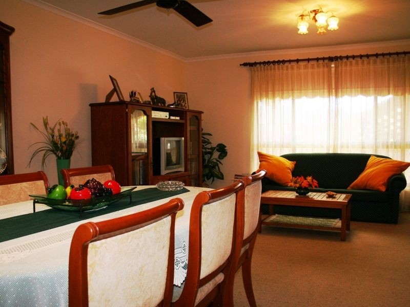 2 Truscott Court, Golden Beach QLD 4551