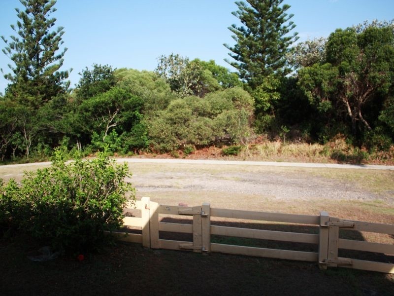 21 Ngungun Street, Dicky Beach QLD 4551