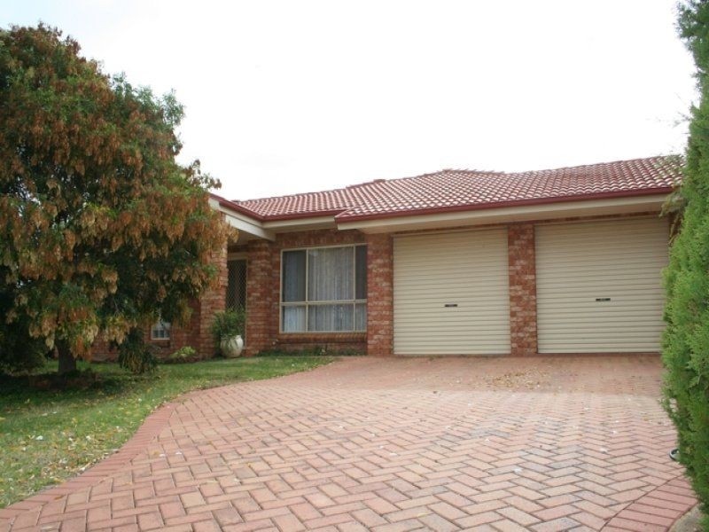 12 Castlereagh Avenue, Dubbo NSW 2830