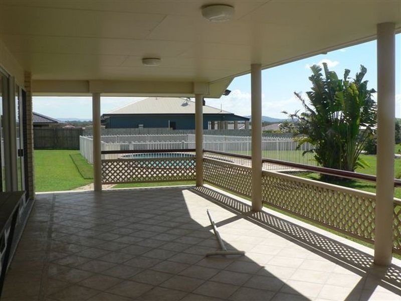 6 Greenvale Ct, Little Mountain QLD 4551