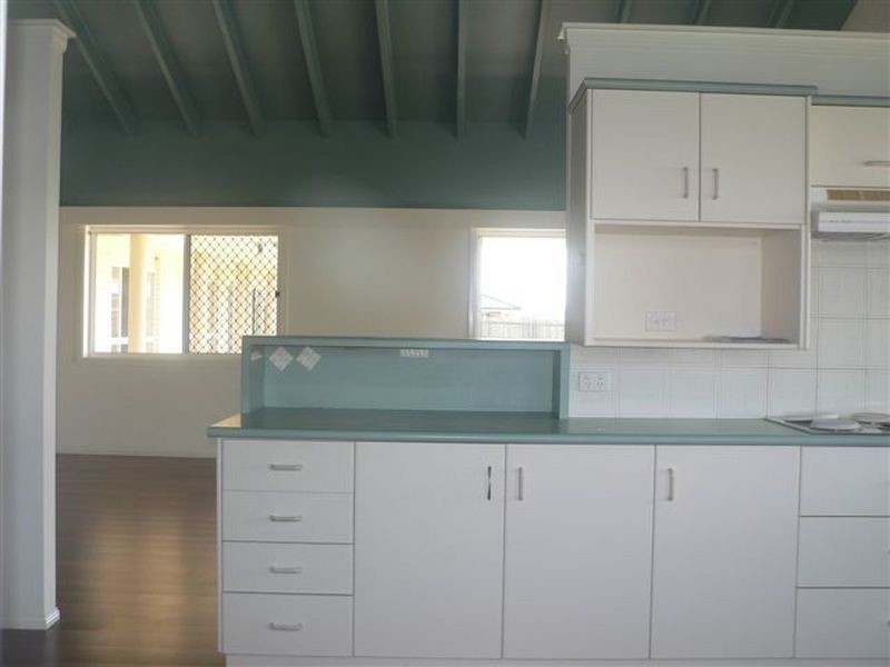 6 Greenvale Ct, Little Mountain QLD 4551