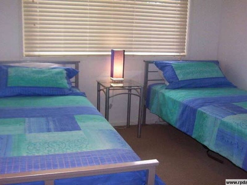 2 Sutherland Street, Dicky Beach QLD 4551