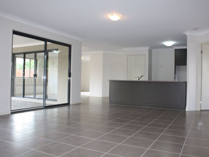 4 Woodgrove Boulevard, Beerwah QLD 4519