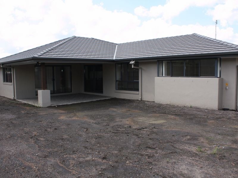 4 Woodgrove Boulevard, Beerwah QLD 4519