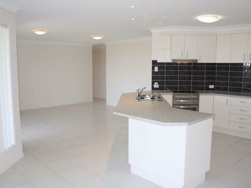25 Howitt Street, Little Mountain QLD 4551