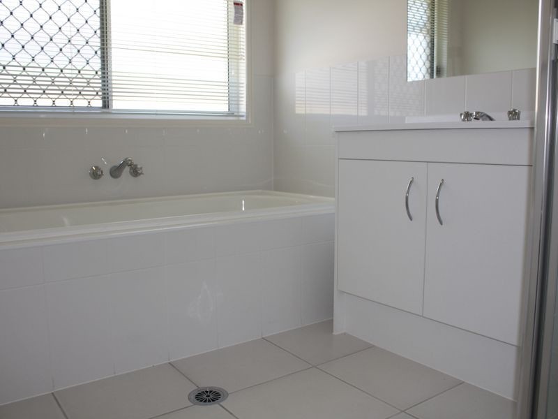 25 Howitt Street, Little Mountain QLD 4551