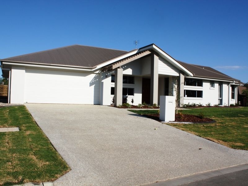 8 Maidenhair Drive, Beerwah QLD 4519