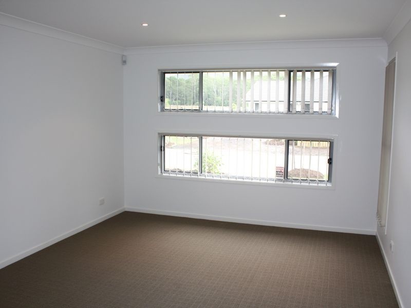 8 Maidenhair Drive, Beerwah QLD 4519