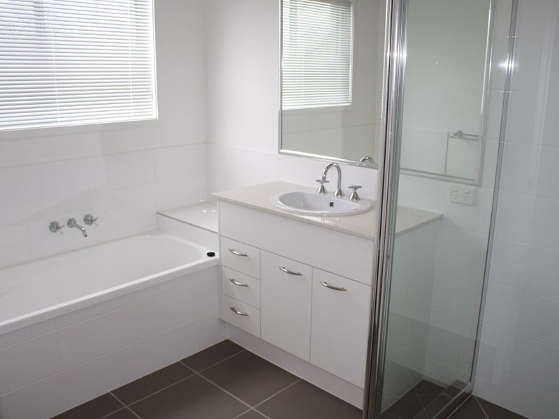 8 Maidenhair Drive, Beerwah QLD 4519